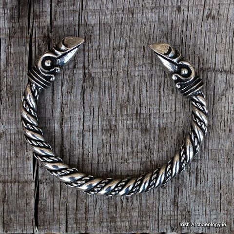 Viking bracelet raven 